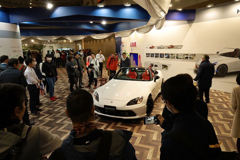 Honda Pamer Mobil Konsep Lintas Waktu dan Generasi