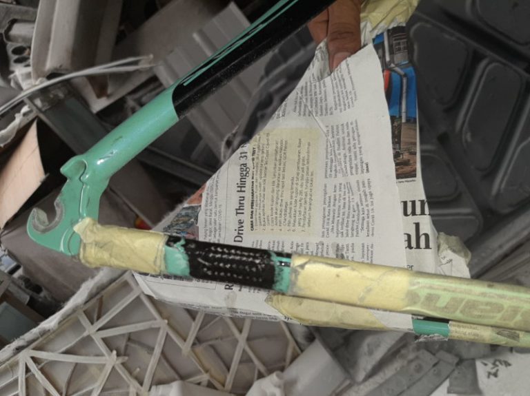 Tomi Airbrush Makin Piawai Reparasi Sepeda