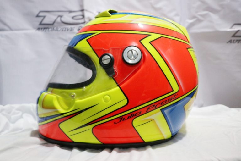 Modifikasi Helm Airbrush Bergrafis Racing