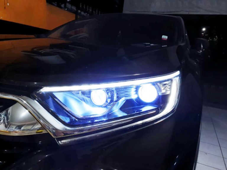 Custom Lampu Mobil di Tomi Airbrush