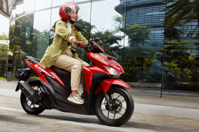 Tips Aman Berkendara untuk Wanita