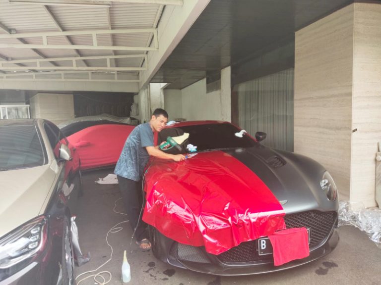 Wrapping Sticker Aston Martin