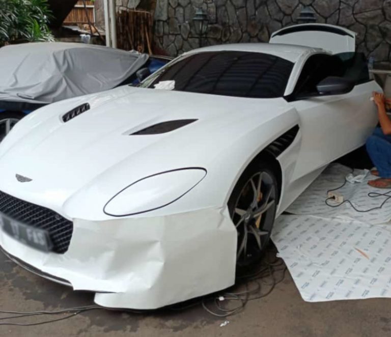 Wrapping Sticker Full Bodi Aston Martin