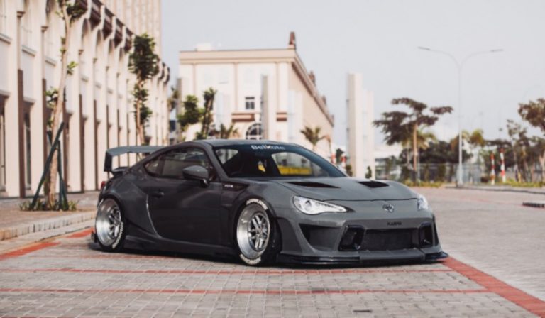 Konsistensi Body Kit Karma 86 di IMX