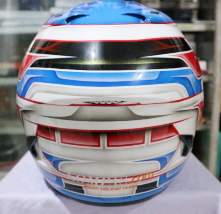 Helm-helm Airbrush Ciamik Karya Tomi Airbrush