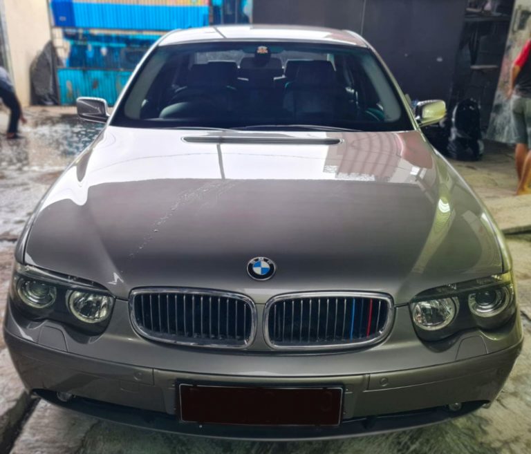 Repaint BMW Seri 7 di Tomi Airbrush