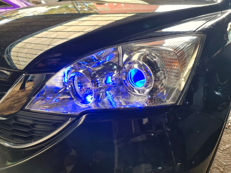 Pasang LED Projector Bikin Lampu Mobil Kian Terang