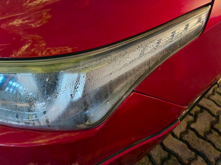 Lampu Mobil Buram Ancam Keselamatan