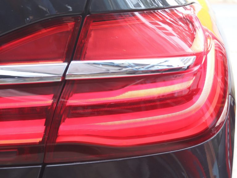 Beragam Kerusakan Lampu Mobil Bisa Diatasi di Tomi Airbrush