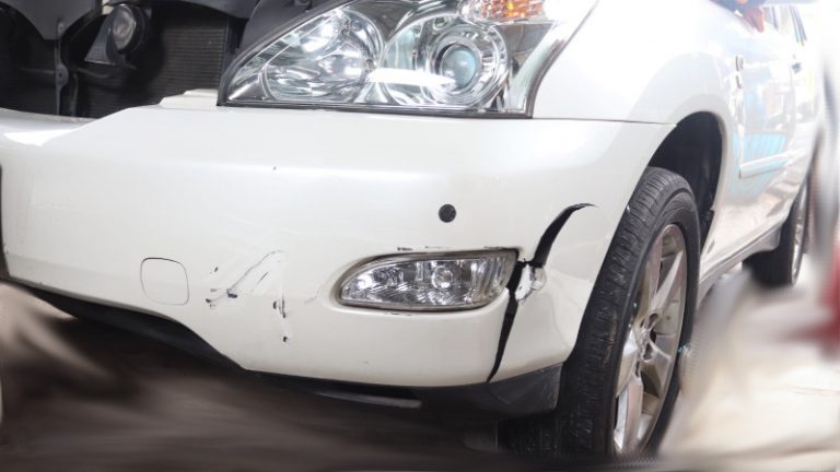 Body Repair Mobil-mobil Mewah di Tomi Airbrush