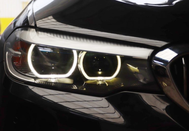 Reparasi Lampu Menguning Mobil Mewah