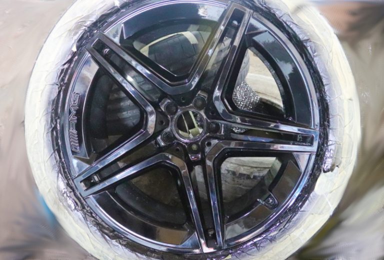 Repaint Velg Mobil di Tomi Airbrush