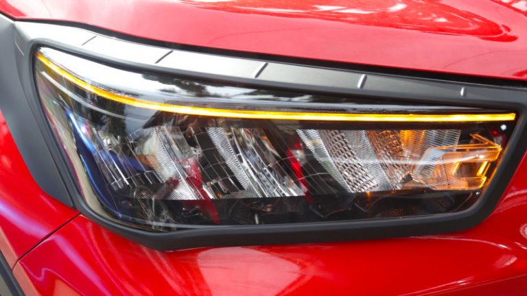 Custom Lampu DRL Daihatsu Rocky