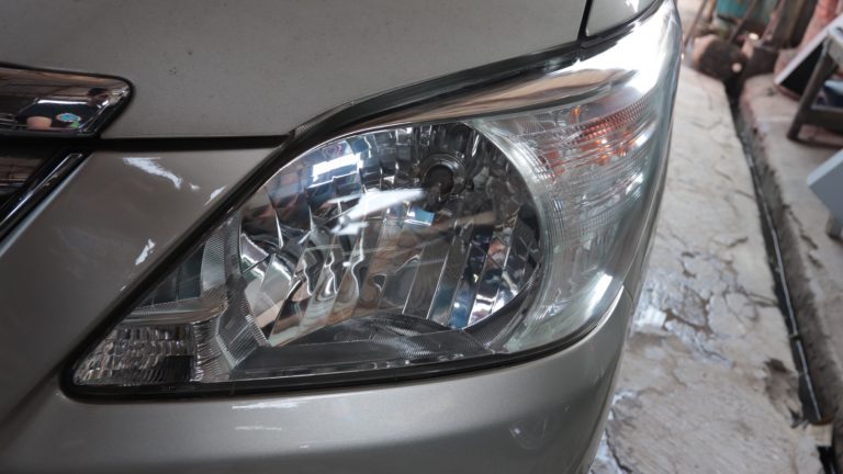 Servis Mika Lampu Mobil