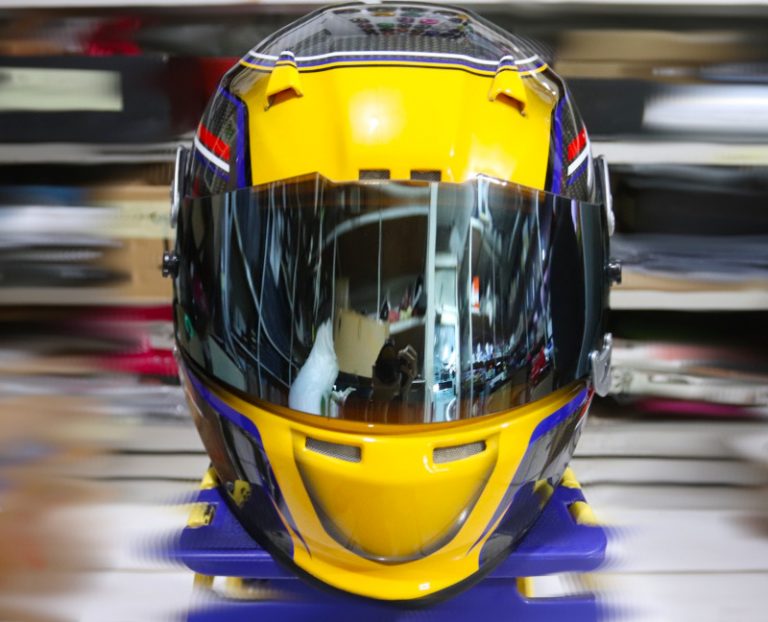 Modifikasi Airbrush Helm Carbon