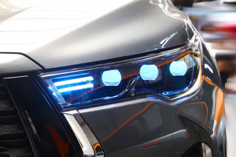 Ini Proses Modifikasi Headlamp Toyota Kijang All New Innova Zenix