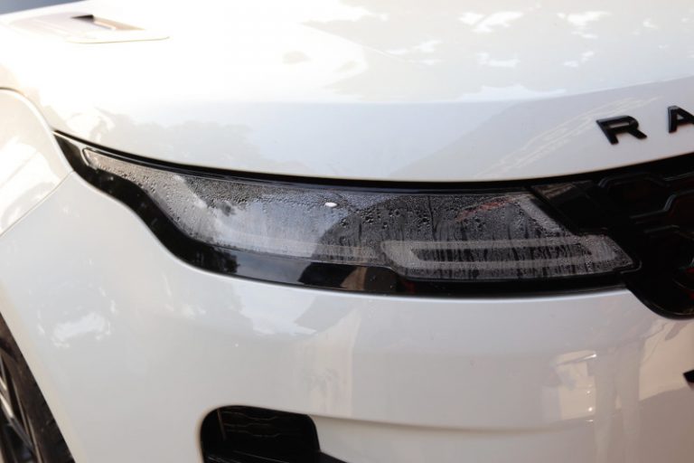 Atasi Lampu Range Rover yang Berembun