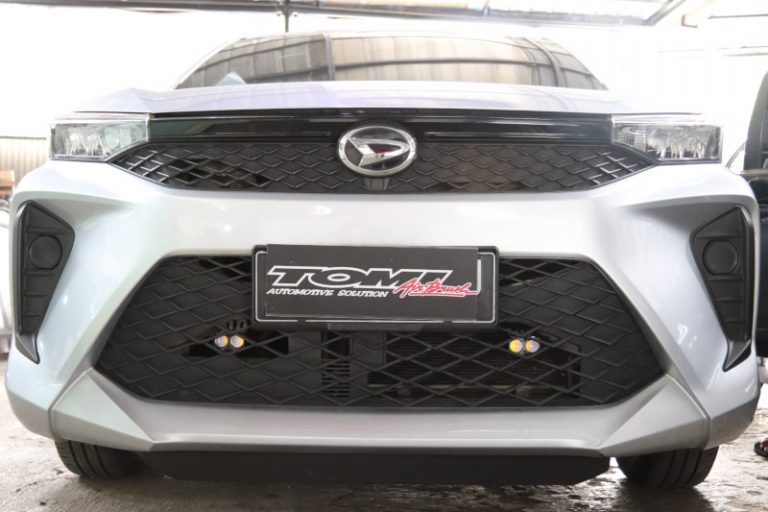 Solusi Lampu Tetap Terang Akibat Kaca Film Mobil yang Gelap