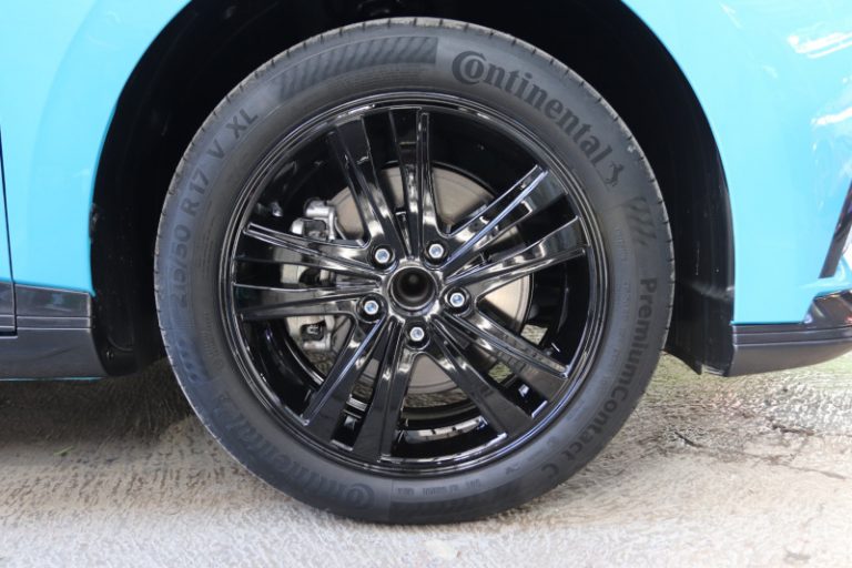 Repaint Velg Mobil di Tomi Airbrush