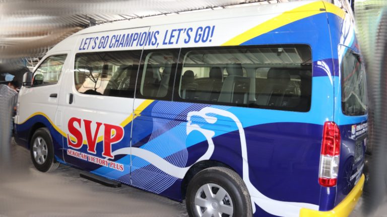 Modifikasi Airbrush Toyota HiAce