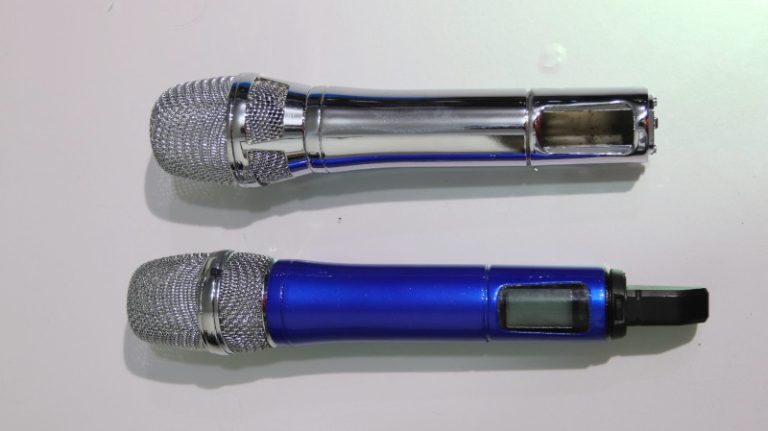Modifikasi Warna Microphone di Tomi Airbrush