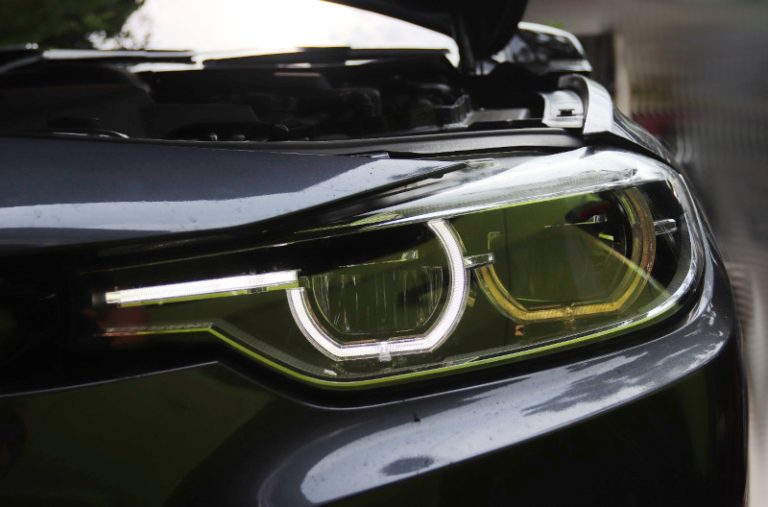 Pilihan Cara Atasi Lampu DRL BMW yang Menguning