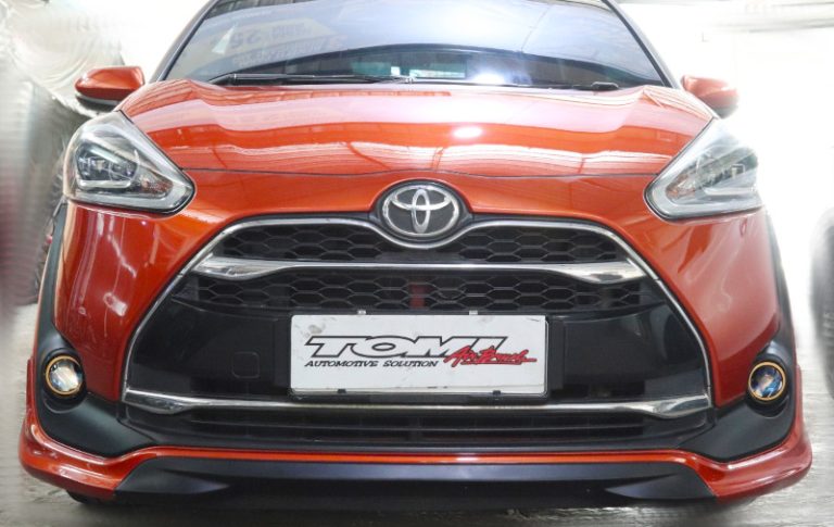 Ganti Foglamp Projector Bikin Toyota Sienta Jadi Keren