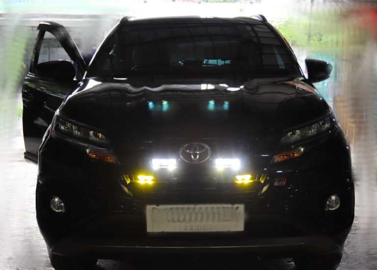 Lampu Toyota All New Rush Makin Terang Berkat Berkat Custom Lampu Projector