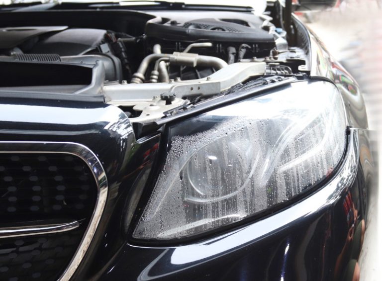 Tips Cegah Lampu Mercedes-Benz Tidak Berembun dan Tetap Kinclong